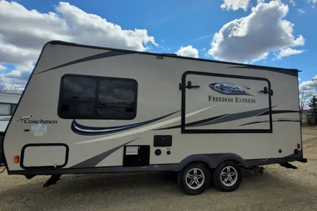 Janeth's Freedom Express Travel Trailer - Hybrid 2015 Coachmen 21 TQX