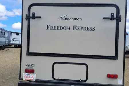 Janeth's Freedom Express Travel Trailer - Hybrid 2015 Coachmen 21 TQX