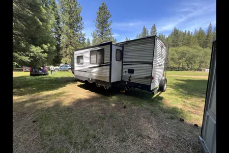Kid/Pet Friendly Travel Trailer