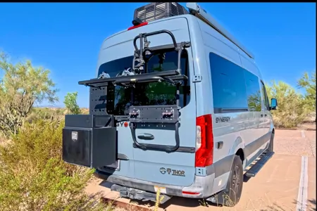 Family Explorer Van – Comfort for 2 Adults + 2 Kids