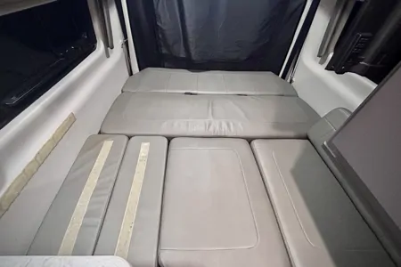 Family Explorer Van – Comfort for 2 Adults + 2 Kids