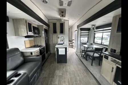 Nick's Forest River Artic Wolf Cherokee 3660 suite Fifth Wheel