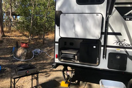 The Roses /Coachman Apex Nano BHS208 Travel Trailer