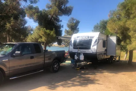 The Roses /Coachman Apex Nano BHS208 Travel Trailer