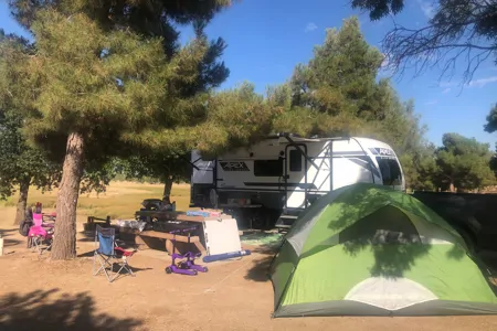 The Roses /Coachman Apex Nano BHS208 Travel Trailer