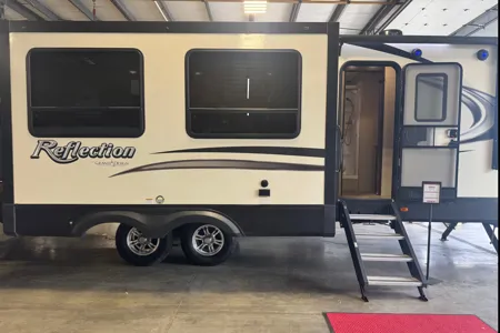 Grand Design Reflection Travel trailer