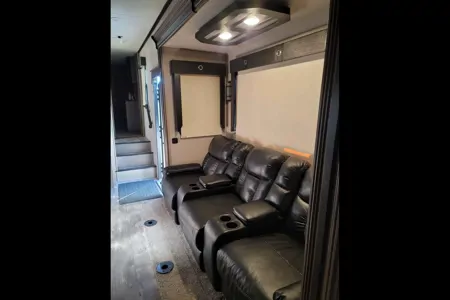 Kevin's KZ 4013TK Toy Hauler