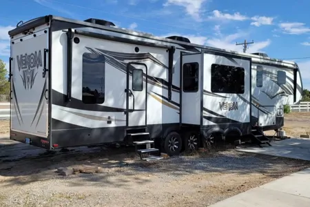 Kevin's KZ 4013TK Toy Hauler