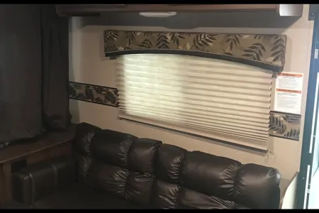 Elderado's Jay Feather X23F Travel Trailer