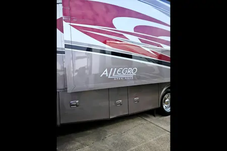 Big Baaaaby Tiffin Motorhomes Allegro Open Road Class A