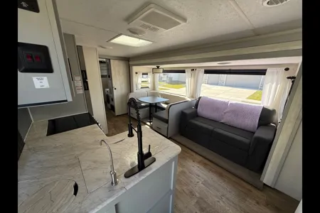 Come Vibe in The Vibe!