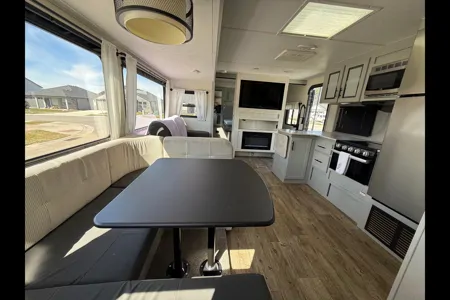 Come Vibe in The Vibe!