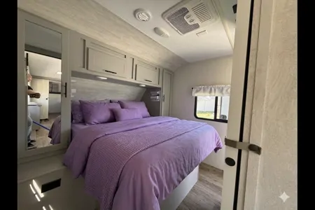 Come Vibe in The Vibe!