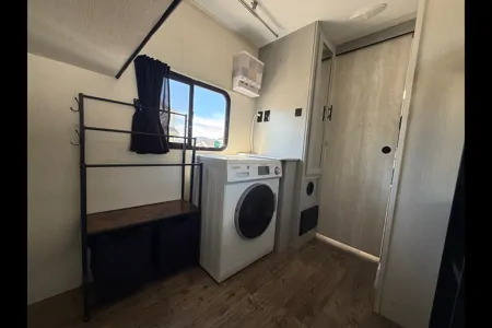 Come Vibe in The Vibe!