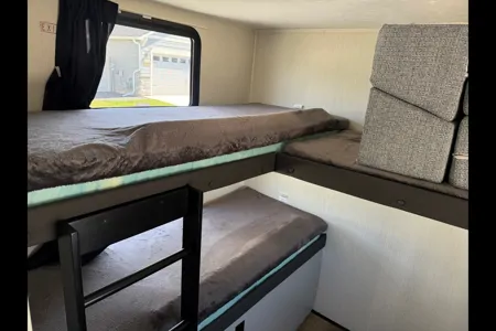 Come Vibe in The Vibe!