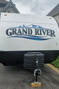 Lynn's Grand River 25BH Travel Trailer
