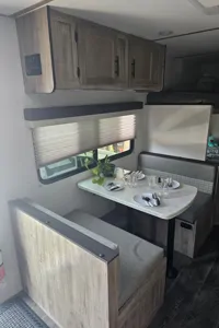 Lynn's Grand River 25BH Travel Trailer