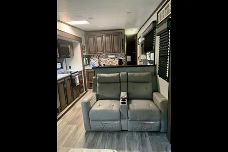 Rollin' Retreat - KZ Durango D290RLT Fifth Wheel