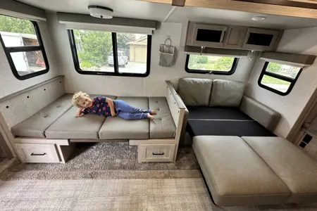 Rockwood Roo 235S - Double Queen Beauty!