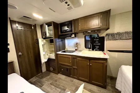 Encanto RV 2017 Keystone Bullet 1800RB