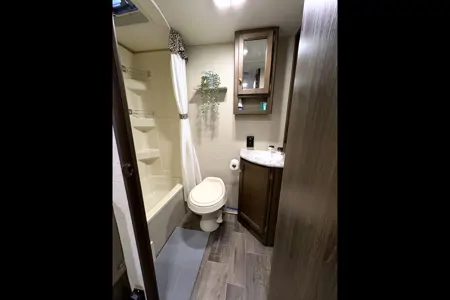 Encanto RV 2017 Keystone Bullet 1800RB