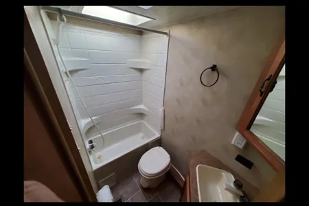 TRAVEL TRAILER / CAMPER / RV RENTAL