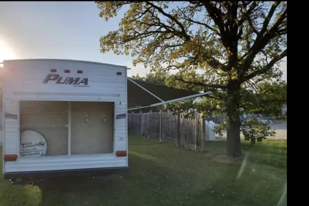 TRAVEL TRAILER / CAMPER / RV RENTAL