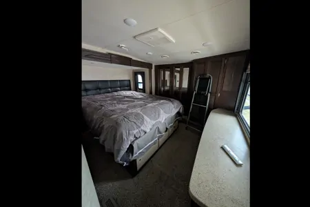 Leikan Cyclone 4500 Fifth Wheel toy hauler