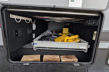 Leikan Cyclone 4500 Fifth Wheel toy hauler