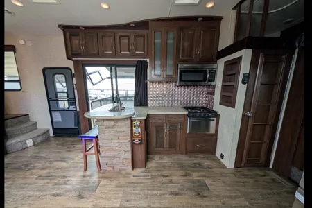 Leikan Cyclone 4500 Fifth Wheel toy hauler