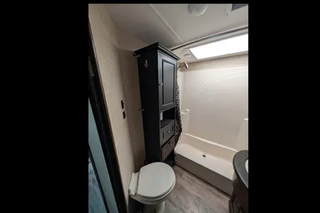 Leikan Cyclone 4500 Fifth Wheel toy hauler