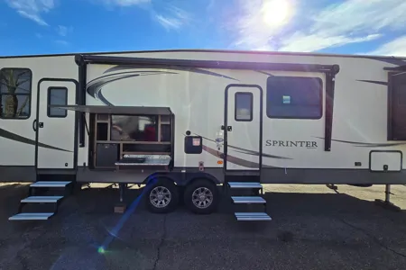 Chris's Keystone 359fwmpr Fifth Wheel