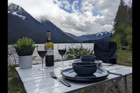 Stand 6ft+ Inside Save Money on Fuel: Diesel Engine Cozy Cabin on Wheels!