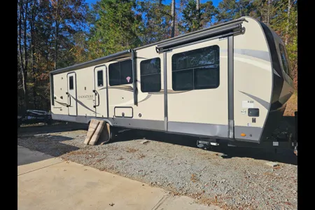 Jeff's Forest River RLT8324SB Travel Trailer