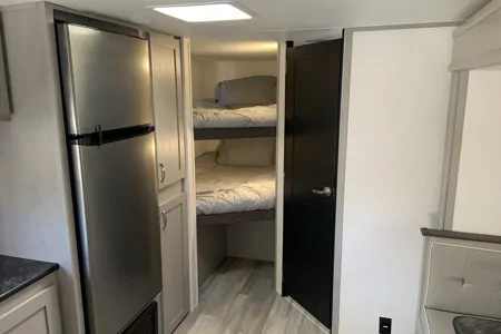 Tracer 260BHSLE Travel Trailer | Sleeps 8