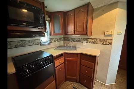 The Roaming Home | Cozy 31ft Fleetwood