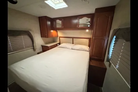 The Roaming Home | Cozy 31ft Fleetwood