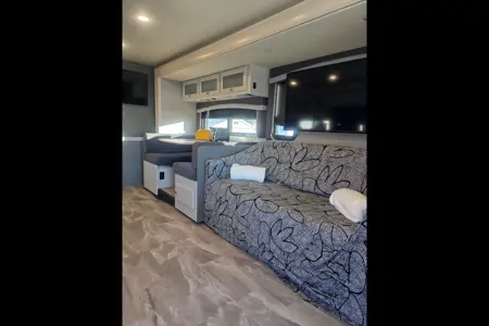 Karen's Fleetwood Flair 35R Class A