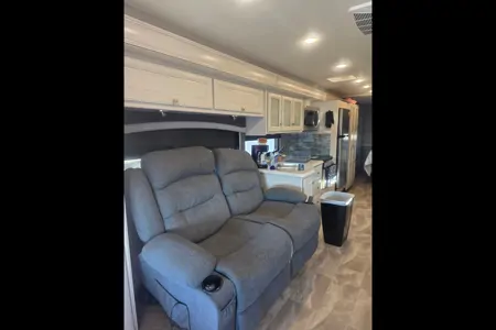 Karen's Fleetwood Flair 35R Class A