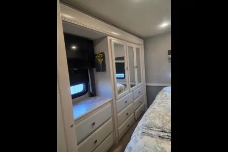 Karen's Fleetwood Flair 35R Class A