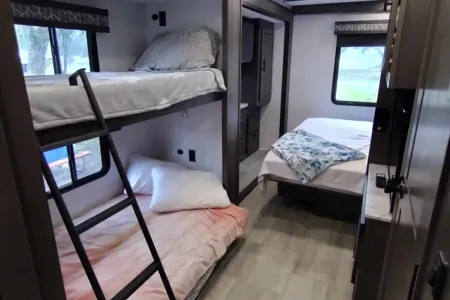 NEW 2024 Luxury Motorcoach! Sleeps 10!