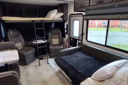 NEW 2024 Luxury Motorcoach! Sleeps 10!