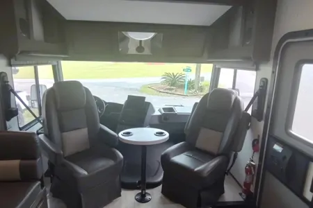 NEW 2024 Luxury Motorcoach! Sleeps 10!