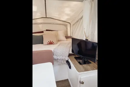 Rustic Sun Retreats Starcraft Blue Tent Trailer