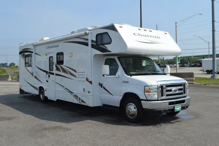 "Big Betty White"  - Thor Motor Coach Chateau 31K Class C