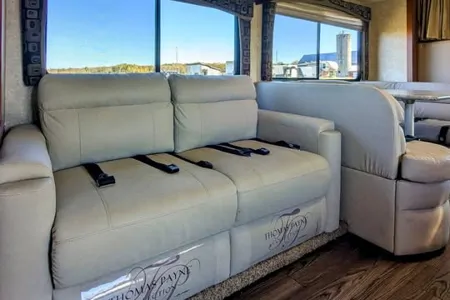"Big Betty White"  - Thor Motor Coach Chateau 31K Class C