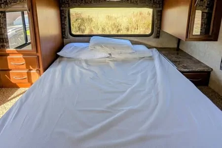 "Big Betty White"  - Thor Motor Coach Chateau 31K Class C