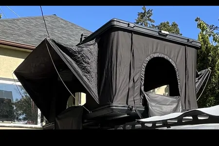 Vanessa’s Sienna/ Rooftop Tent
