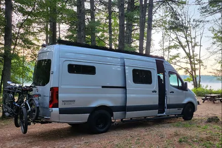 ROVENN - Mercedes Winnebago + Adventure Wagon Class B