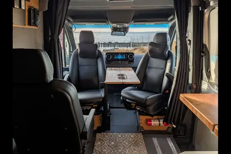 ROVENN - Mercedes Winnebago + Adventure Wagon Class B